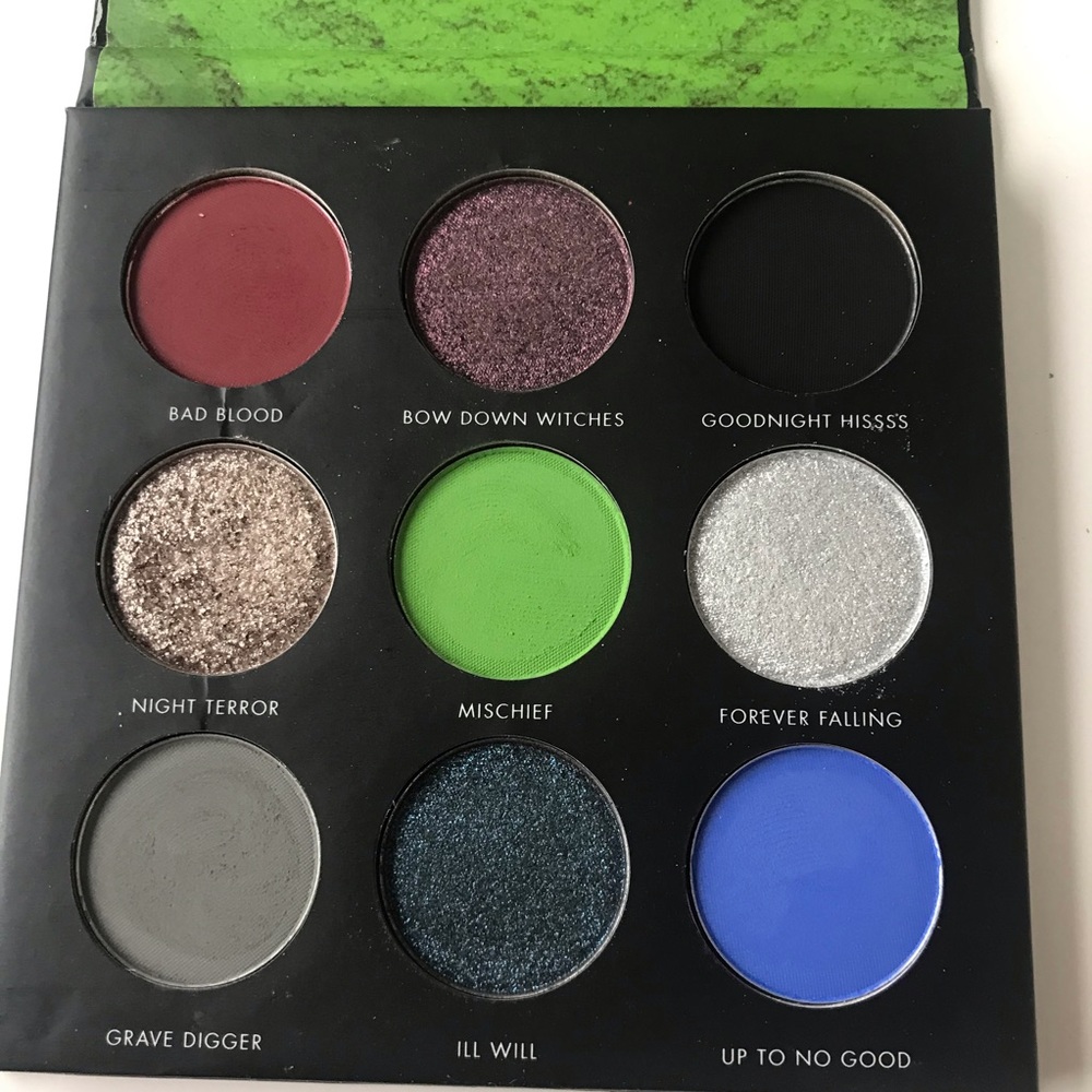 Beautiful Nightmare Halloween Eyeshadow Palette